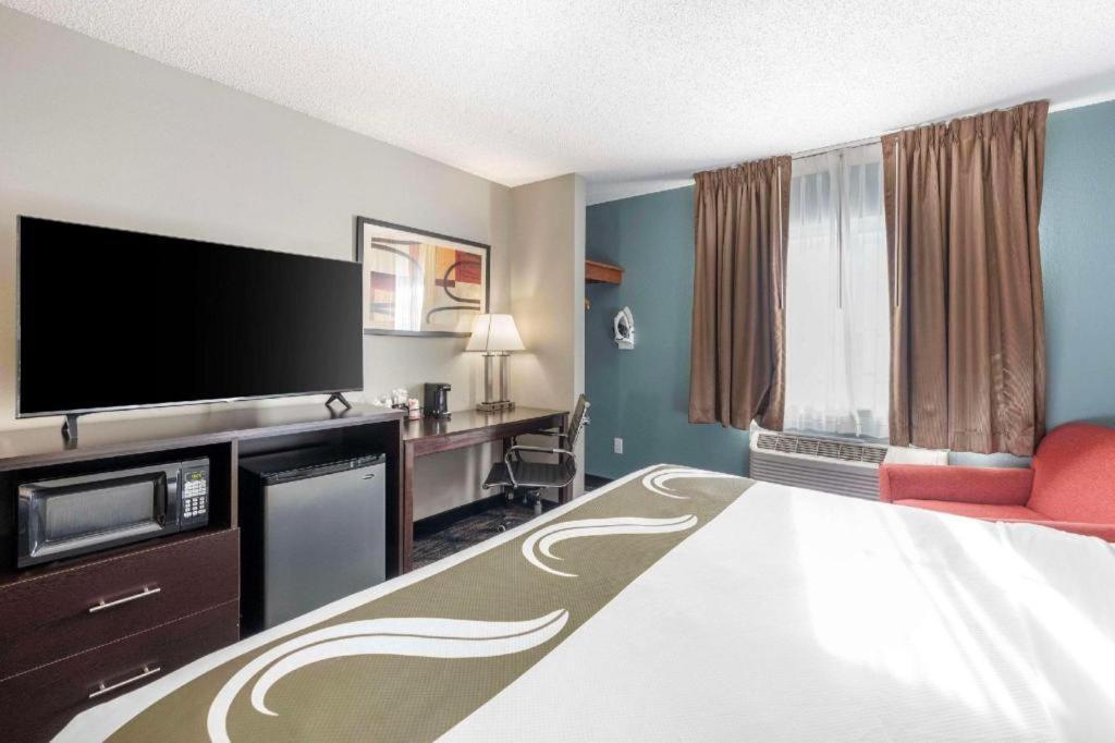 Quality Inn & Suites Арбор Экстерьер фото
