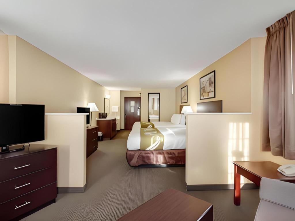 Quality Inn & Suites Арбор Экстерьер фото