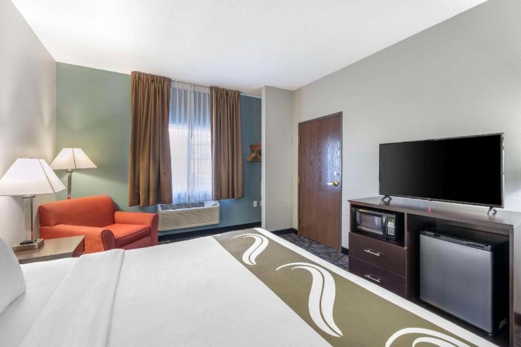 Quality Inn & Suites Арбор Экстерьер фото