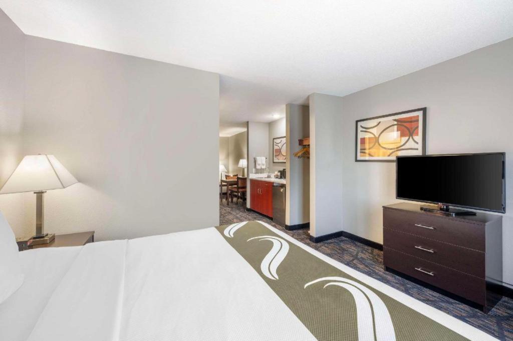 Quality Inn & Suites Арбор Экстерьер фото