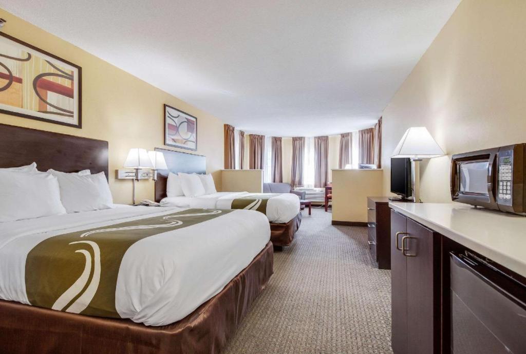 Quality Inn & Suites Арбор Экстерьер фото