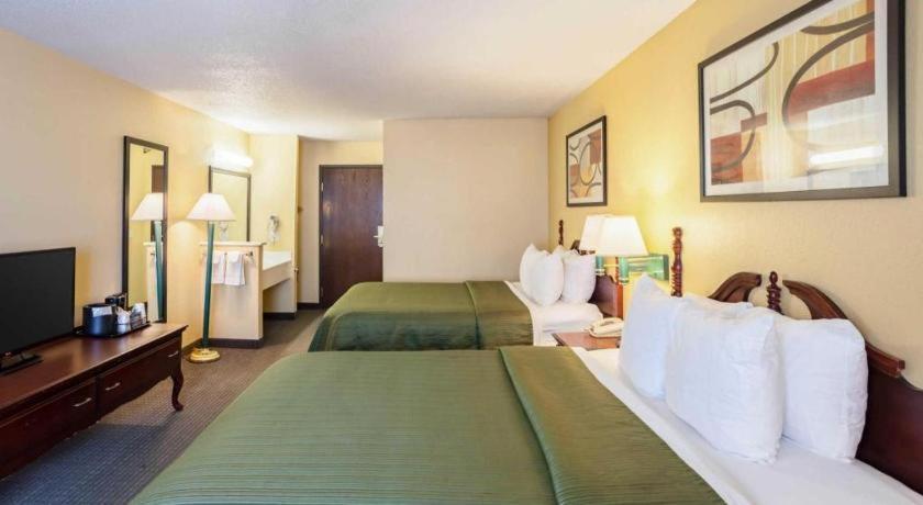 Quality Inn & Suites Арбор Экстерьер фото
