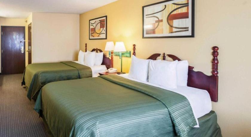 Quality Inn & Suites Арбор Экстерьер фото