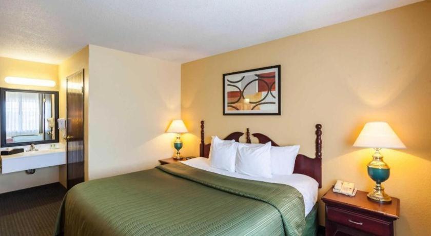 Quality Inn & Suites Арбор Экстерьер фото